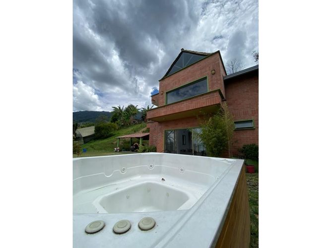 Casa de 4 alcobas en venta en Escobero, Envigado, 300 m² · foto 7 de 24