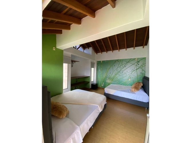 Casa de 4 alcobas en venta en Escobero, Envigado, 300 m² · foto 23 de 24