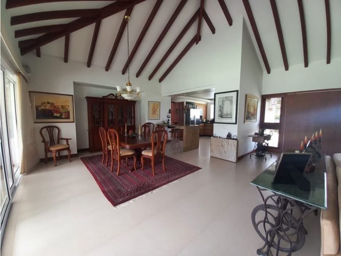 Casa de 4 alcobas en venta en Llano Grande, Rionegro, 386 m² · foto 3 de 17