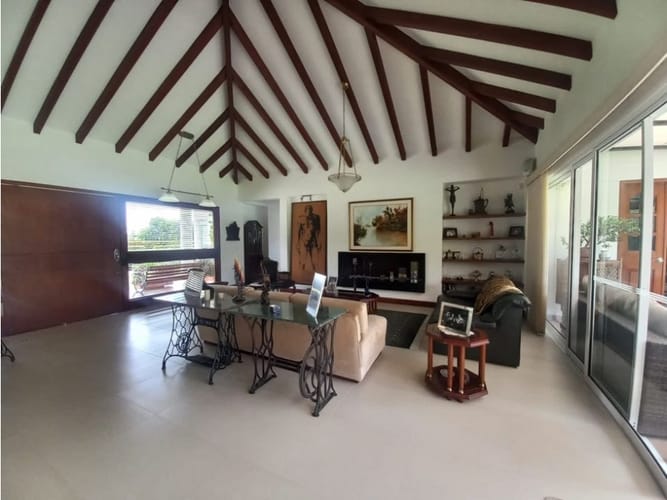 Casa de 4 alcobas en venta en Llano Grande, Rionegro, 386 m² · foto 4 de 17