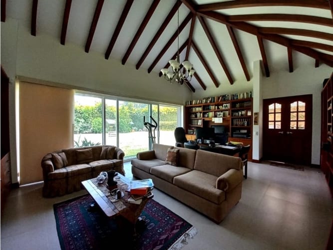 Casa de 4 alcobas en venta en Llano Grande, Rionegro, 386 m² · foto 10 de 17