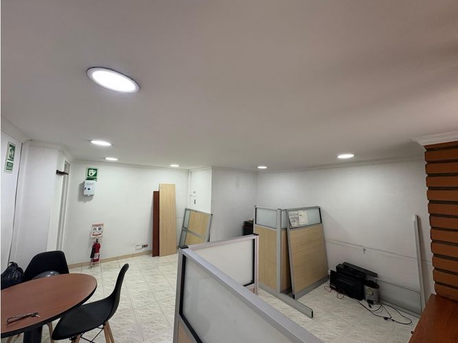 Oficina en arriendo en Conquistadores, Medellín, 20 m² · foto 2 de 5