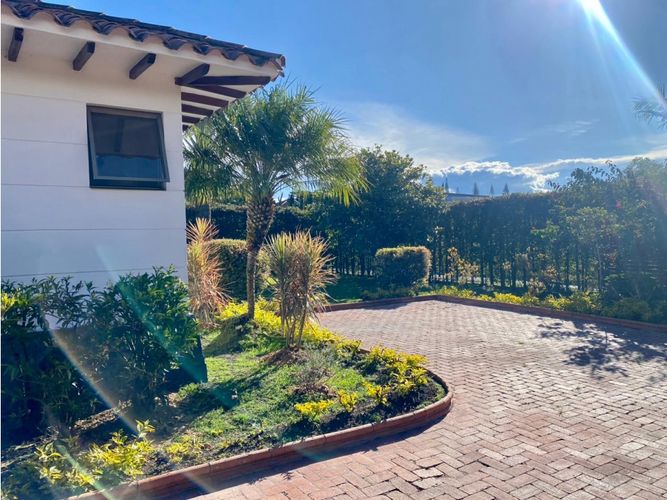 Casa de 4 alcobas en venta en Llano Grande, Rionegro, 360 m² · foto 4 de 24
