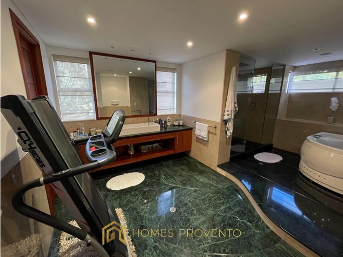 Apartamento de 5 alcobas en venta en Los Naranjos, Medellín, 450 m² · foto 12 de 24