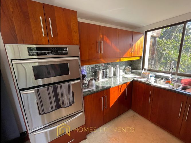 Apartamento de 5 alcobas en venta en Los Naranjos, Medellín, 450 m² · foto 14 de 24