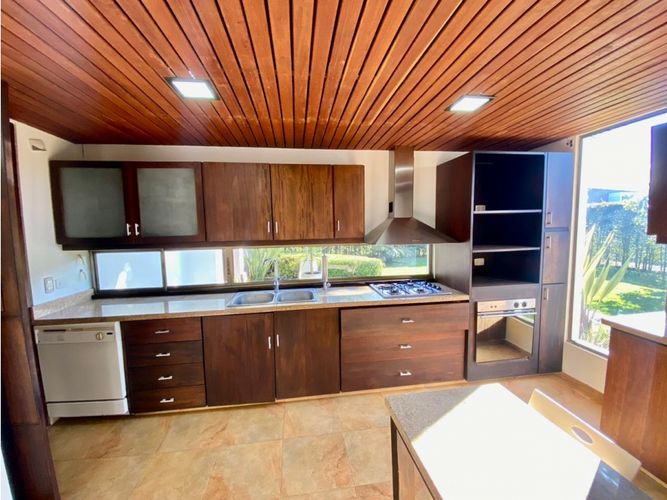 Casa de 4 alcobas en venta en Llano Grande, Rionegro, 360 m² · foto 10 de 24