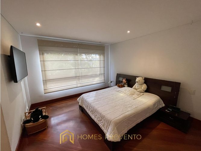 Apartamento de 5 alcobas en venta en Los Naranjos, Medellín, 450 m² · foto 17 de 24