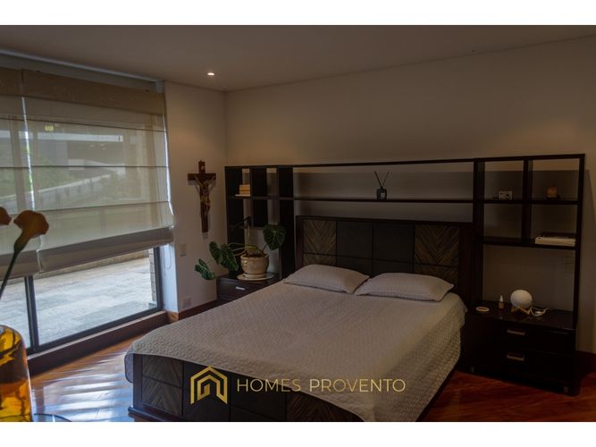 Apartamento de 5 alcobas en venta en Los Naranjos, Medellín, 450 m² · foto 23 de 24