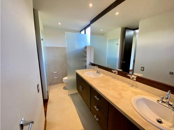 Casa de 4 alcobas en venta en Llano Grande, Rionegro, 360 m² · foto 20 de 24