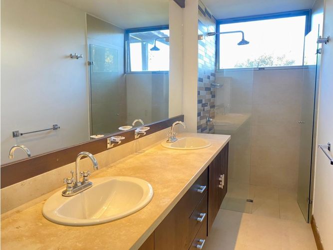 Casa de 4 alcobas en venta en Llano Grande, Rionegro, 360 m² · foto 21 de 24