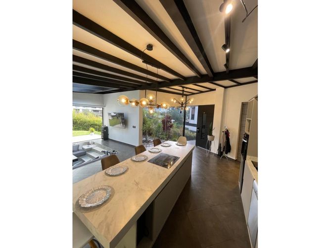 Casa de 5 alcobas en venta en Sabaneta Real, Sabaneta, 315 m² · foto 2 de 24