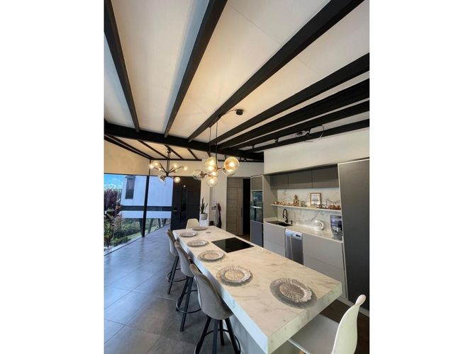 Casa de 5 alcobas en venta en Sabaneta Real, Sabaneta, 315 m² · foto 3 de 24
