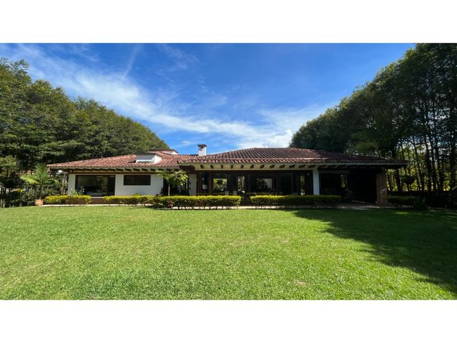 Casa de 3 alcobas en venta en Llano Grande, Rionegro, 450 m² · foto 4 de 23