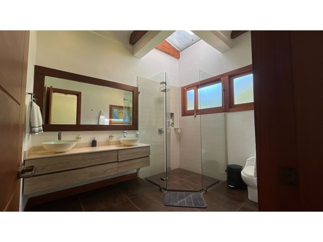 Casa de 3 alcobas en venta en Llano Grande, Rionegro, 450 m² · foto 8 de 23