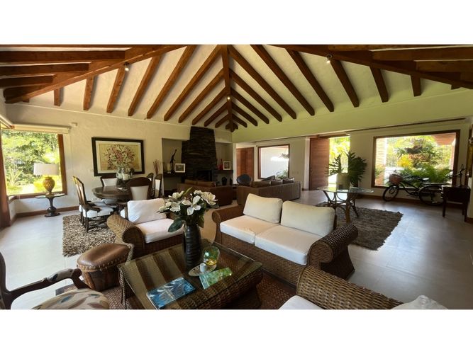 Casa de 3 alcobas en venta en Llano Grande, Rionegro, 450 m² · foto 13 de 23