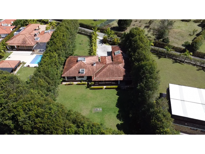 Casa de 3 alcobas en venta en Llano Grande, Rionegro, 450 m² · foto 17 de 23