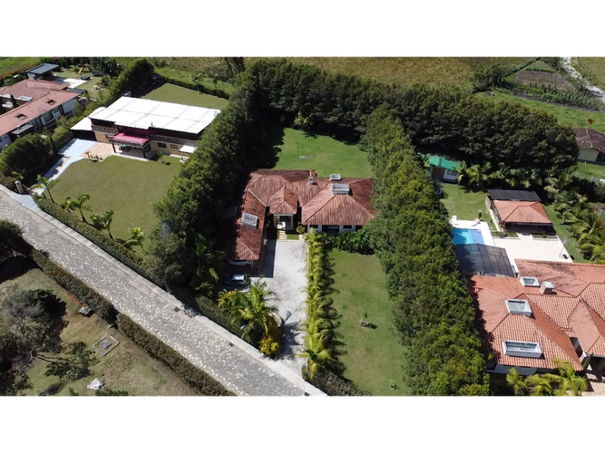 Casa de 3 alcobas en venta en Llano Grande, Rionegro, 450 m² · foto 21 de 23