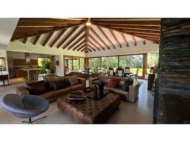 Casa de 3 alcobas en venta en Llano Grande, Rionegro, 450 m² · foto 22 de 23