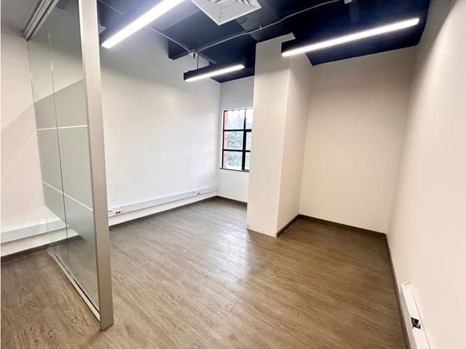 Oficina en arriendo en Milla De Oro, Medellín, 40 m² · foto 3 de 8