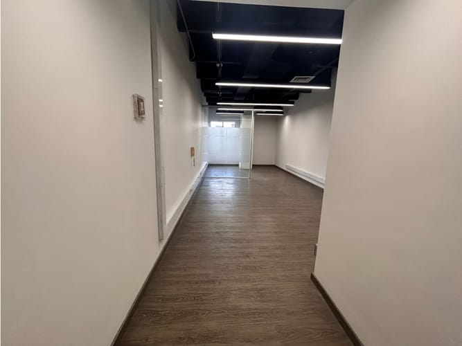 Oficina en arriendo en Milla De Oro, Medellín, 40 m² · foto 5 de 8