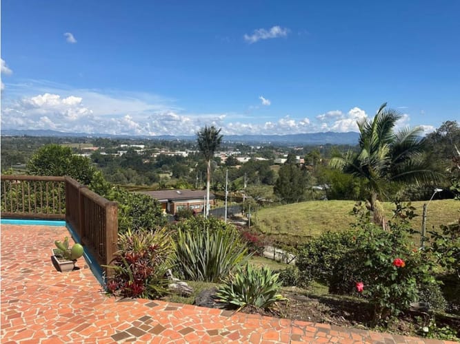 Casa de 3 alcobas en venta en Sajonia, Rionegro, 240 m² · foto 2 de 19