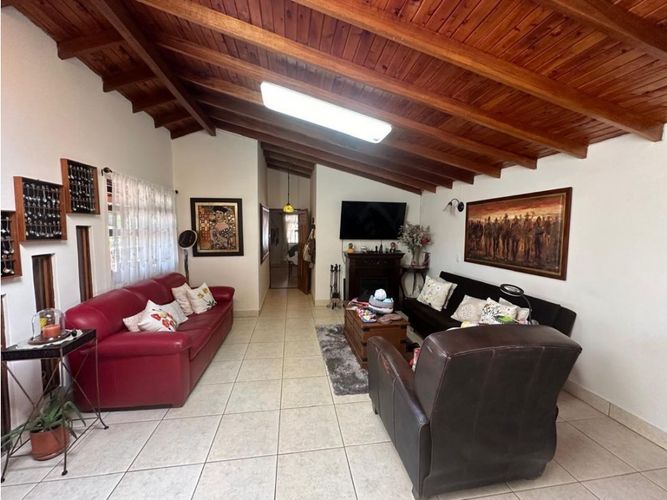 Casa de 3 alcobas en venta en Sajonia, Rionegro, 240 m² · foto 10 de 19