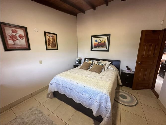 Casa de 3 alcobas en venta en Sajonia, Rionegro, 240 m² · foto 12 de 19