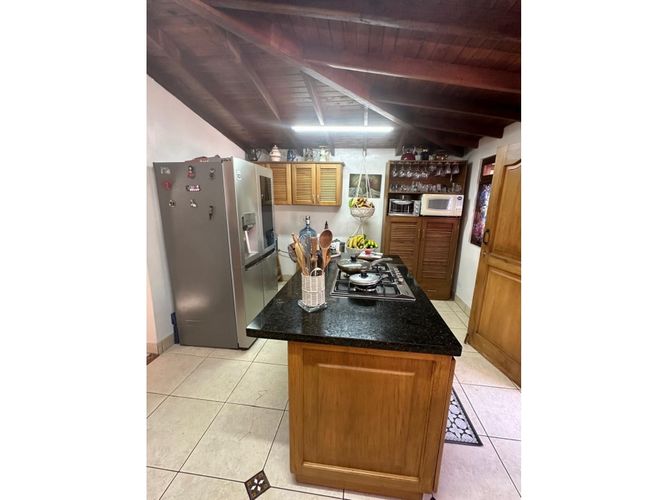 Casa de 3 alcobas en venta en Sajonia, Rionegro, 240 m² · foto 16 de 19