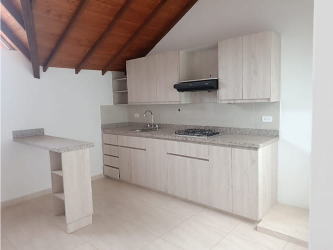 Casa de 5 alcobas en venta en El Porvenir, Rionegro, 172 m² · foto 3 de 16