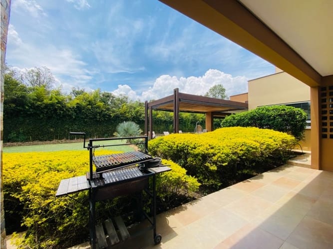Casa de 4 alcobas en venta en Llano Grande, Girón, 573 m² · foto 4 de 24