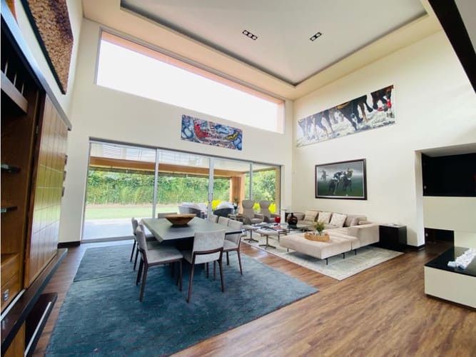 Casa de 4 alcobas en venta en Llano Grande, Girón, 573 m² · foto 8 de 24