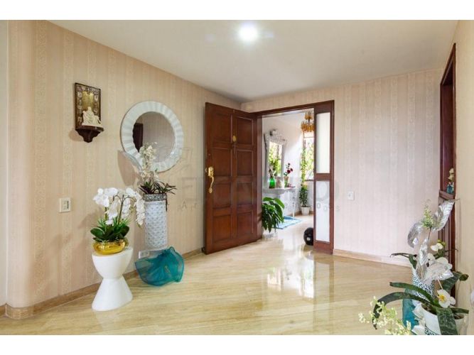 Apartamento de 4 alcobas en venta en Los Balsos, Medellín, 420 m² · foto 2 de 18