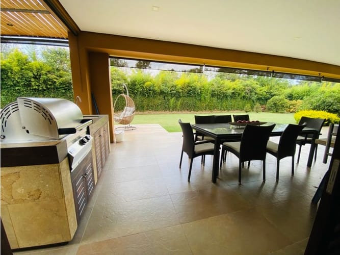 Casa de 4 alcobas en venta en Llano Grande, Girón, 573 m² · foto 11 de 24