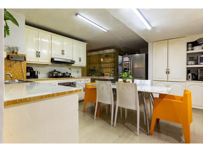 Apartamento de 4 alcobas en venta en Los Balsos, Medellín, 420 m² · foto 3 de 18