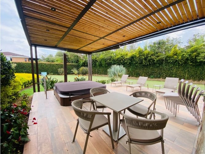 Casa de 4 alcobas en venta en Llano Grande, Girón, 573 m² · foto 14 de 24