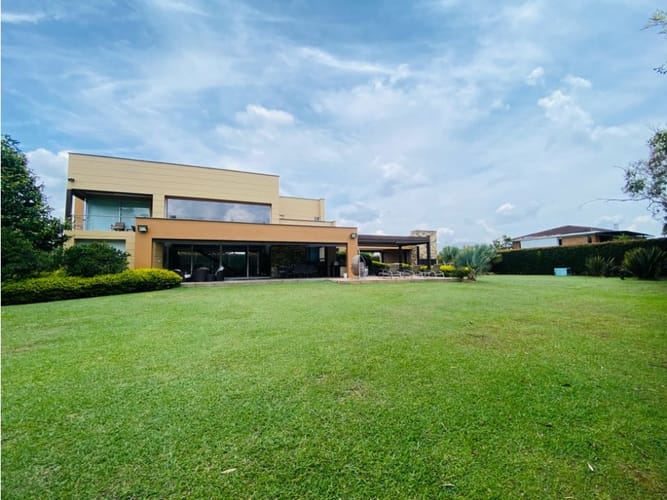 Casa de 4 alcobas en venta en Llano Grande, Girón, 573 m² · foto 17 de 24