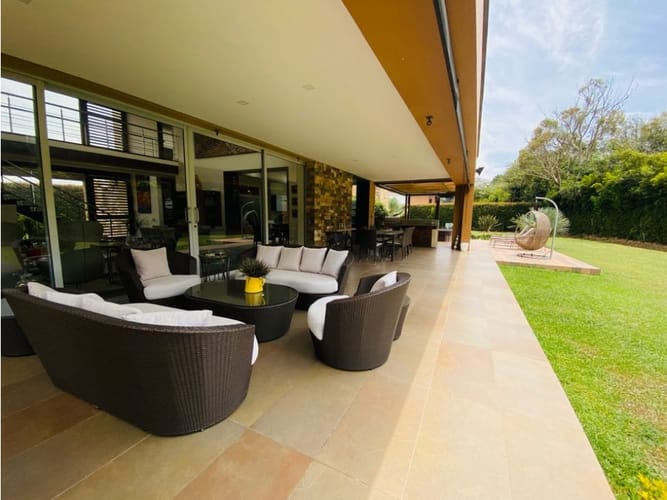 Casa de 4 alcobas en venta en Llano Grande, Girón, 573 m² · foto 19 de 24