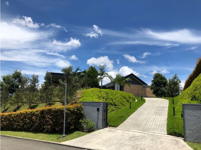 Casa de 4 alcobas en venta en El Porvenir, Rionegro, 400 m² · foto 3 de 24