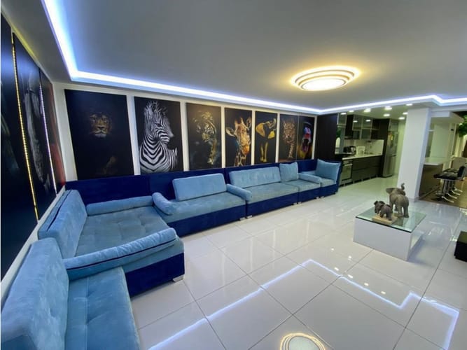 Apartamento de 3 alcobas en venta en Bolivariana, Medellín, 202 m² · foto 2 de 20