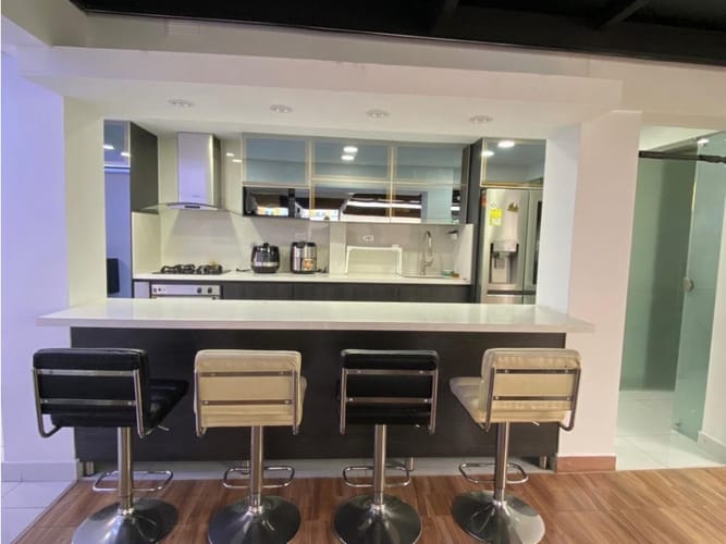 Apartamento de 3 alcobas en venta en Bolivariana, Medellín, 202 m² · foto 3 de 20
