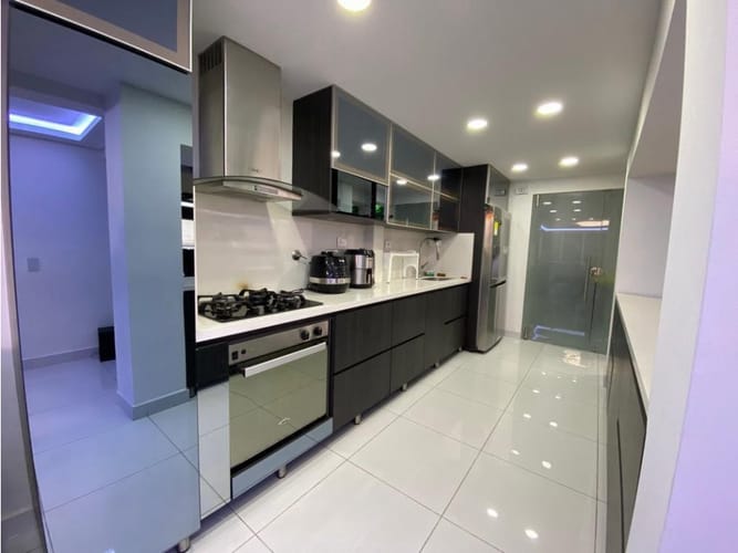 Apartamento de 3 alcobas en venta en Bolivariana, Medellín, 202 m² · foto 5 de 20