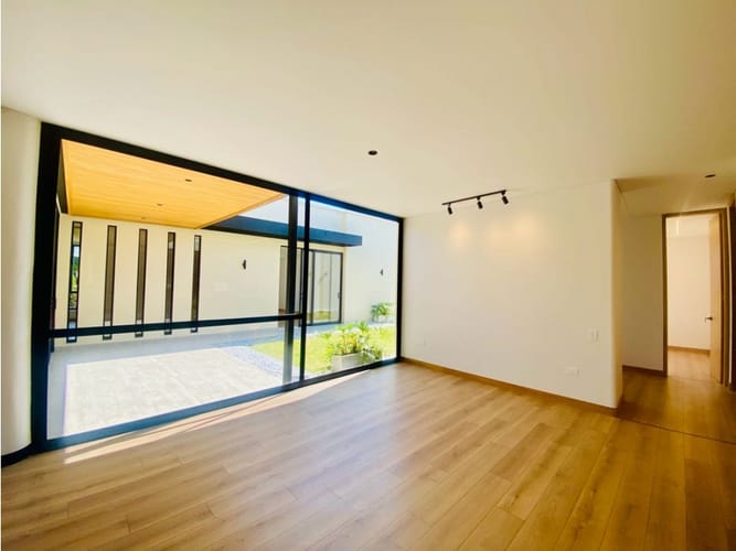 Casa de 4 alcobas en venta en Llano Grande, Rionegro, 390 m² · foto 7 de 24