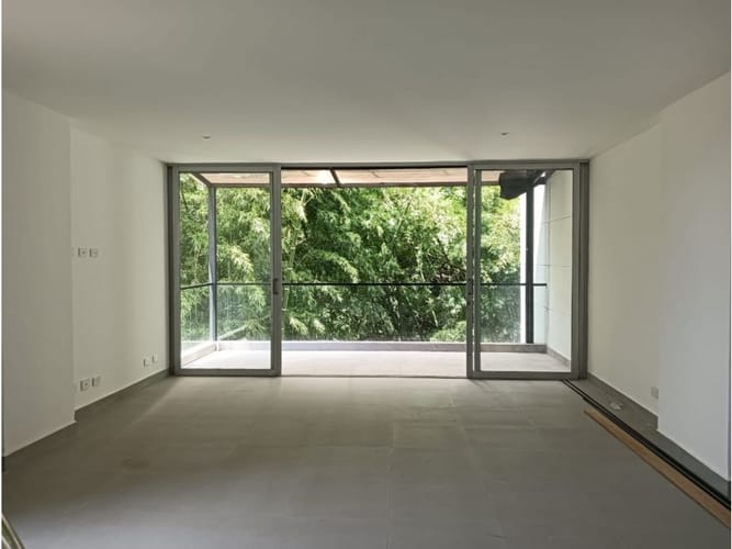 Casa de 3 alcobas en venta en El Esmeraldal, Envigado, 323 m² · foto 2 de 24
