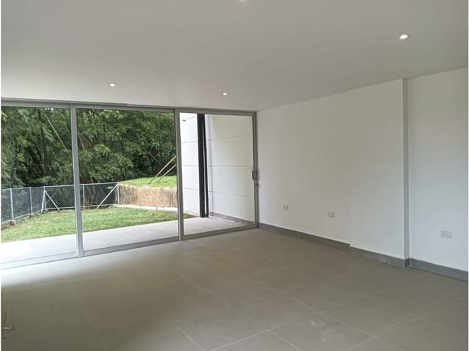 Casa de 3 alcobas en venta en El Esmeraldal, Envigado, 323 m² · foto 6 de 24