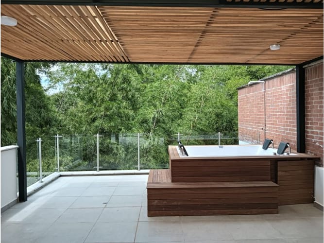 Casa de 3 alcobas en venta en El Esmeraldal, Envigado, 323 m² · foto 7 de 24
