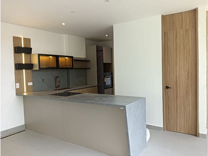 Casa de 3 alcobas en venta en El Esmeraldal, Envigado, 323 m² · foto 9 de 24