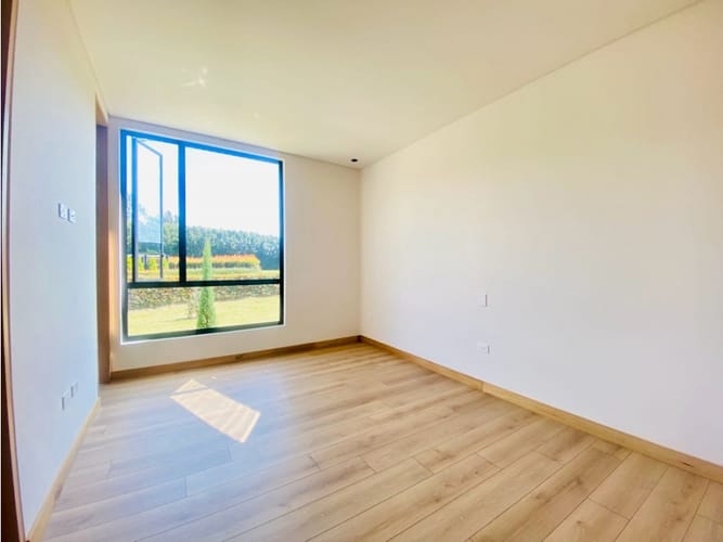Casa de 4 alcobas en venta en Llano Grande, Rionegro, 390 m² · foto 16 de 24