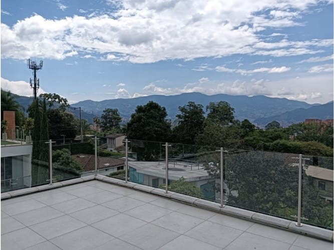 Casa de 3 alcobas en venta en El Esmeraldal, Envigado, 323 m² · foto 11 de 24