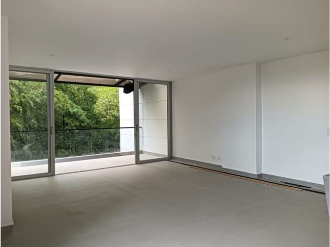 Casa de 3 alcobas en venta en El Esmeraldal, Envigado, 323 m² · foto 15 de 24