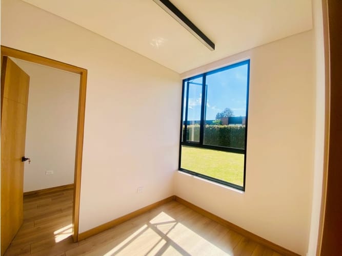 Casa de 4 alcobas en venta en Llano Grande, Rionegro, 390 m² · foto 22 de 24
